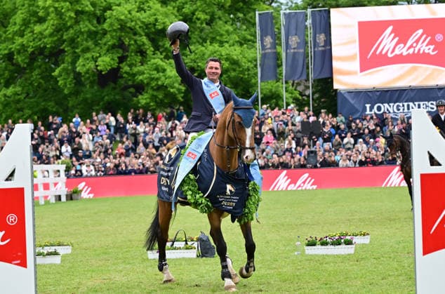 GER Al Shira aa German Jumping Dressage Derby Hamburg, Al Shira aa 95 German Jumping Derby 17 05 2026, GER Al Shira aa German Jumping Dressage Derby Hamburg, PAl Shira aa 95 German Jumping Derby presented by Melitta CSI4 Al Shira aa Derby Tour Final in the picture winner Frederic Tillmann GER on DSP Comanche VL at the award ceremony nordphotoxGmbH xWitke nph00002