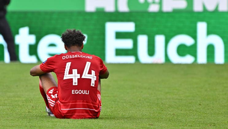 17 05 2026 Soccer season 2025 2026 2 Soccer Bundesliga 34 Matchday SpVgg Greuther Fürth Kleeblatt Fortuna Düsseldorf Sportfoto Zink MeZi xmexzix DFL regulations prohibit any use of photographs as image sequences and or quasi video only for editorial use Elias Egouli 44, Fortuna Düsseldorf F95 disappointed Disappointment after the end of the match