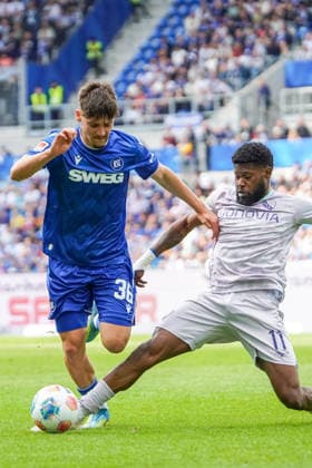 17 05 2026, xdaymx, Soccer 2 Bundesliga, Karlsruher SC VfL Bochum, Rafael Pinto Pedrosa Karlsruher SC and Moritz Broni Kwarteng VfL Bochum in duel DFL DFB REGULATIONS PROHIBIT ANY USE OF PHOTOGRAPHS as IMAGE SEQUENCES and or QUASI VIDEO Karlsruhe