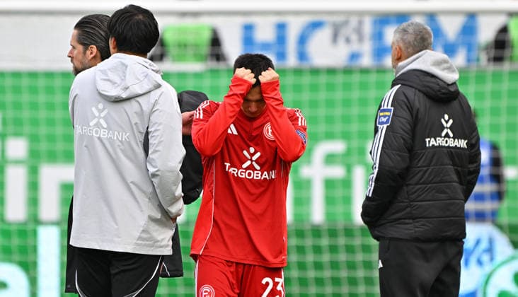 17 05 2026 Soccer Season 2025 2026 2 Soccer Bundesliga 34 Matchday SpVgg Greuther Fürth Kleeblatt Fortuna Düsseldorf Sportfoto Zink MeZi xmexzix DFL regulations prohibit any use of photographs as image sequences and or quasi video only for editorial use Shinta Appelkamp 23, Fortuna Düsseldorf F95 disappointed Disappointment after the end of the match