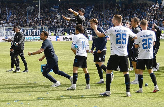 17 05 2026, xhbx, Soccer 2 Bundesliga, SV Darmstadt 98 SC Paderborn 07 v l Coach Ralf Kettemann SC Paderborn 07 cheers after the end of the match when the result came from Nuremberg DFL DFB REGULATIONS PROHIBIT ANY USE OF PHOTOGRAPHS as IMAGE SEQUENCES and or QUASI VIDEO Darmstadt