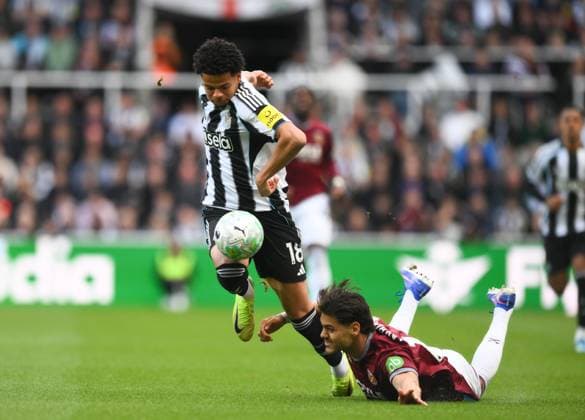 William Osula of Newcastle United fends off Konstantinos Mavropanos of West Ham United Newcastle United v West Ham United, Premier League, Football, St James Park, Newcastle, UK - 17 May 2026Newcastle St James Park United Kingdom EDITORIAL USE ONLY No use with unauthorised audio, video, data, fixture lists, club league logos or live services. Online in-match use limited to 120 images, no video emulation. No use in betting, games or single club league player publications.  Copyright: xRichardxLee Shutterstockx 16877466z