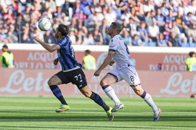 AtalantaÕs Davide Zappacosta and Bologna s Remo Freuler during the Serie A soccer match between Atalanta and Bologna at the New Balance Arena Stadium in Bergamo Italy - Sunday, 17 may 2026. - Soccer .  Copyright: xAlbertoxMariani LaPressex