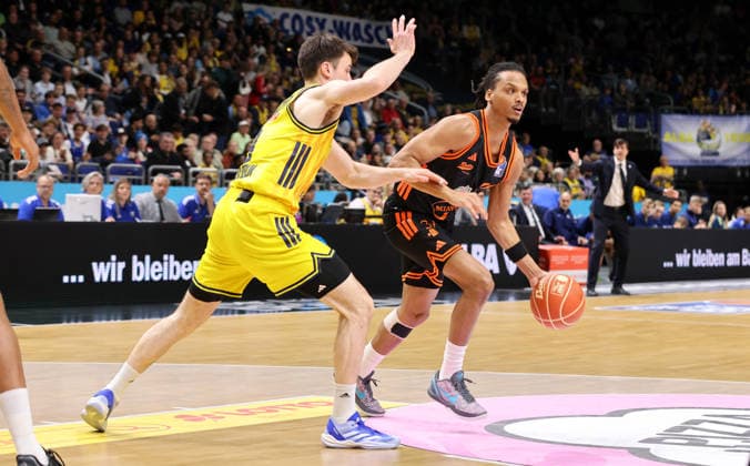 Jonas Mattisseck, Alonzo Verge on the ball duel Game scene Action Sport Basketball BBL Bundesliga Mens Play Off quarter-final season 2025 2026 17 05 2026 ALBA Berlin vs SC Rasta Vechta