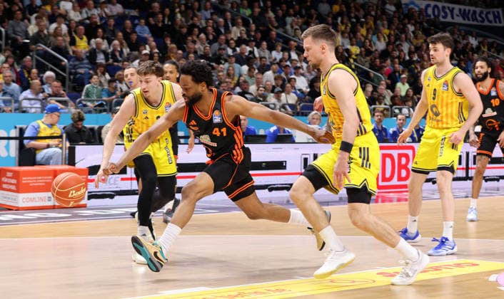 Alex O Connell, Lloyd Pandi on the ball, Martin Hermannsson duel Game scene Action Sport Basketball BBL Bundesliga Mens Play Off Quarter-finals Season 2025 2026 17 05 2026 ALBA Berlin vs SC Rasta Vechta