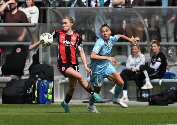 17 05 2026, xsltx, Soccer Google Pixel Women Bundesliga, Eintracht Frankfurt 1 FC Union Berlin v l Laura Freigang Eintracht Frankfurt , Amber Tysiak 1 FC Union Berlin DFL DFB REGULATIONS PROHIBIT ANY USE OF PHOTOGRAPHS as IMAGE SEQUENCES and or QUASI VIDEO