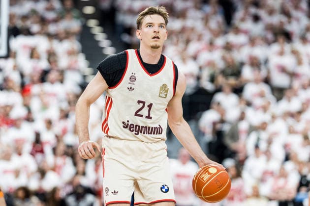 MUNICH, GERMANY - MAY 17: Justus Hollatz (FC Bayern Muenchen, 21) controls the ball during the easyCredit Basketball Bundesliga Playoffs Quarterfinal Game 1 between FC Bayern Muenchen vs. Vet-Concept Gladiators Trier at SAP Garden on match 1 of the Playoffs Quarterfinals Best of Five of easyCredit Basketball Bundesliga on May 17, 2026 in Munich, Germany. Bavaria Germany Copyright: xSteffiexWunderlx