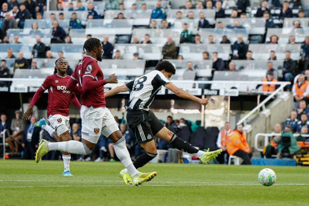 Newcastle United v West Ham United, Premier League William Osula of Newcastle United scores his sides second goal of the match 2-0 during the Newcastle United v West Ham United Premier League match at St. James Park, Newcastle Upon Tyne, England on 17 May 2026 Credit: Craig Cowan Every Second Media Editorial use only. All images are copyright Every Second Media Limited. No images may be reproduced without prior permission. All rights reserved. Premier League and Football League images are subject to licensing agreements with Football DataCo Limited. see https: www.football-dataco.com Copyright: xIMAGO EveryxSecondxMediax ESM-2001-0073 CraigxCowanx xEveryxSecondxMediax