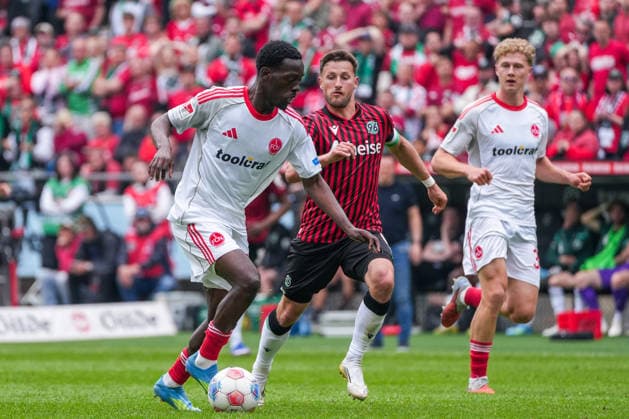 Germany Soccer 2 Bundesliga, Season 2025 26, Matchday 34, Hannover 96 vs 1 FC Nuremberg, 17 05 2026, Heinz von Heiden Arena Hannover, Lower Saxony Rabby Nzingoula 1 FC Nuremberg, 22 Copyright: xLeonxFrickx