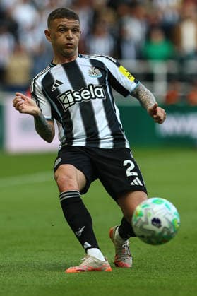 St James Park NEWCASTLE UPON TYNE, ENGLAND, MAY 17: Kieran Trippier of Newcastle United passes the ball during a Premier League 2025-26 match between Newcastle United and West Ham United at St James Park on May 17, 2026 in Newcastle Upon Tyne, England. (Photo by Zach Forster Sports Press Photo) (Zach Forster Sports Press Photo SPP) Copyright: xZachxForster SportsxPressxPhotox xSPPx Sportspressphoto_SPR148870