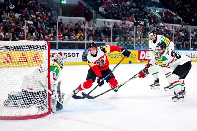 Ice hockey, Eishockey - IIHF WC 2026 ZURICH,SWITZERLAND,17.MAY.26 - ICE HOCKEY - IIHF Ice Hockey World Championship, WM, Weltmeisterschaft 2026, group stage, Austria vs Hungary. Image shows Bence Balizs (HUN) and Vinzenz Rohrer (AUT).  GEPAxpictures xMaticxKlansek