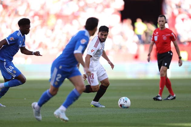ESP LaLiga EA Sports Sevilla FC v Real Madrid Neal Maupay of Sevilla in action during LaLiga EA Sports, between Sevilla FC v Real Madrid played at Ramon Sanchez Pizjuan Stadium, Sevilla on May 17th, 2026 in Spain Sevilla Spain Futbol Copyright: xRafaelxRomanx xAgenciaxLOFx