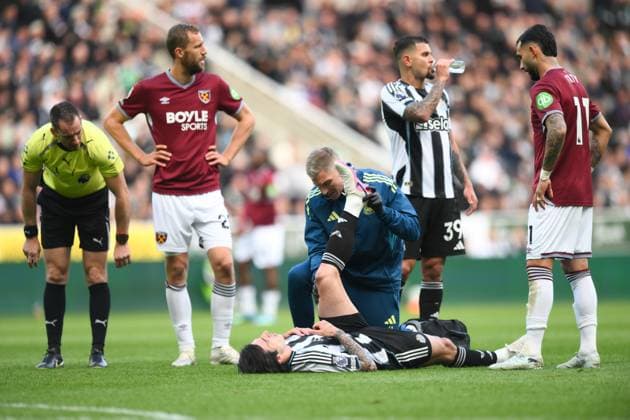 Sandro Tonali of Newcastle United goes down with an injury Newcastle United v West Ham United, Premier League, Football, St James Park, Newcastle, UK - 17 May 2026Newcastle St James Park United Kingdom EDITORIAL USE ONLY No use with unauthorised audio, video, data, fixture lists, club league logos or live services. Online in-match use limited to 120 images, no video emulation. No use in betting, games or single club league player publications.  Copyright: xRichardxLee Shutterstockx 16877466ax