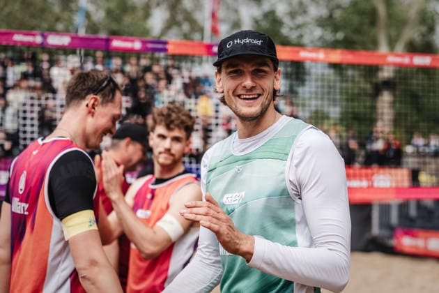 Beach volleyball men Allianz German Beach Tour 2026 Tourstop Düsseldorf 17 05 2026 Paul Henning celebrates after the victory Düsseldorf Robert Lehr Ufer Nordrhein Westfalen Germany