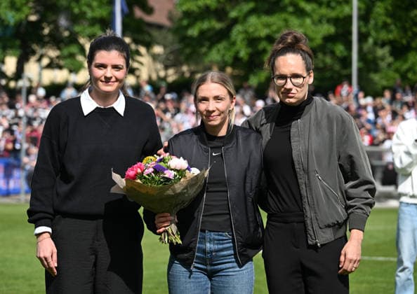 17 05 2026, xsltx, Fußball Google Pixel Frauen Bundesliga, Eintracht Frankfurt 1 FC Union Berlin v l Katharina Kiel Direktorin Frauenfußball Eintracht Frankfurt , Elisa Senß Eintracht Frankfurt , Babett Peter Sportdirektorin Frauenfußball Eintracht Frankfurt DFL DFB REGULATIONS PROHIBIT ANY USE OF PHOTOGRAPHS as IMAGE SEQUENCES and or QUASI VIDEO
