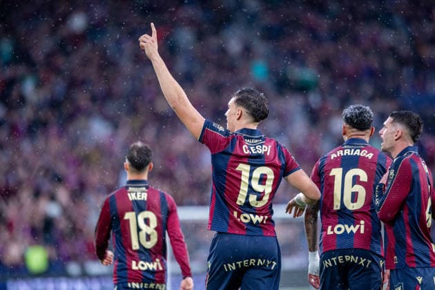 ESP LaLiga EA Sports UD Levante v RCD Mallorca Carlos Espi of Levante scores goal 1 0 and celebrates his first goal in the match against Mallorca during LaLiga EA Sports, between UD Levante v RCD Mallorca played at Ciudad de Valencia Stadium in Valencia on May 17th, 2026 in Spain Valencia Spain Football Copyright: xJudithxAmigox xAgenciaxLOFx
