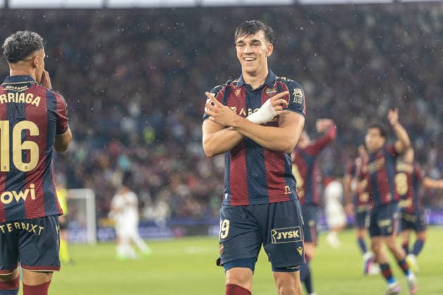 ESP LaLiga EA Sports UD Levante v RCD Mallorca Carlos Espi of Levante scores goal 1 0 and celebrates his first goal in the match against Mallorca during LaLiga EA Sports, between UD Levante v RCD Mallorca played at Ciudad de Valencia Stadium in Valencia on May 17th, 2026 in Spain Valencia Spain Football Copyright: xJudithxAmigox xAgenciaxLOFx