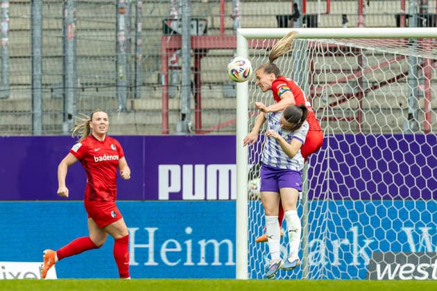 Lisa Karl Sport Club Freiburg and Leonie Koepp SGS Essen battle for the ball during the Women s Soccer Bundesliga match between SGS Essen and Sport Club Freiburg, Stadion an der Hafenstrasse on May 17, 2026 in Essen, Germany, Germany Photo by Mario Hommes DeFodi Images Lisa Karl Sport Club Freiburg and Leonie Koepp SGS Essen battle for the ball during the Women s Soccer Bundesliga match between SGS Essen and Sport Club Freiburg at Stadion an der Hafenstrasse on May 17, 2026 in Essen, Germany Photo by Mario Hommes DeFodi Images DFL regulations prohibit any use of photographs as image sequences and or quasi video