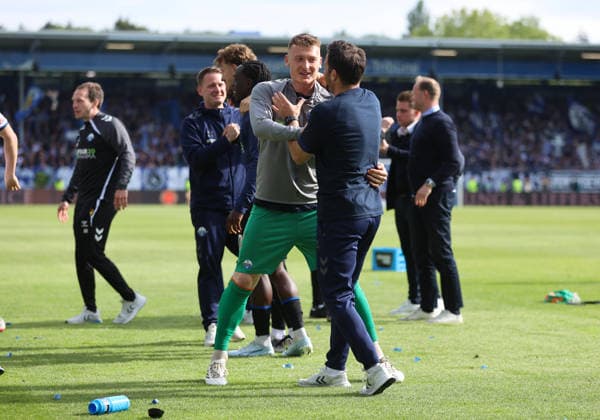 16 05 2026, Soccer 2 Bundesliga, SV Darmstadt 98 SC Paderborn, v l , Goalkeeper Markus Schubert SC Paderborn , Coach Ralf Kettemann SC Paderborn DFL DFB REGULATIONS PROHIBIT ANY USE OF PHOTOGRAPHS AS IMAGE SEQUENCES AND OR QUASI VIDEO xdcx Copyright: HMBxMedia Claus