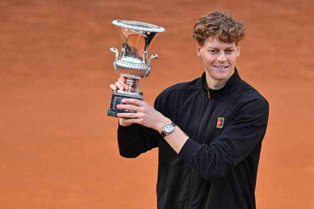 IPA84801495 - Jannik Sinner of Italy poses for a photo with the trophy following victory against Casper Ruud of Norway in their Men s Singles Final match during the Internazionali BNL d Italia Day Thirteen at Foro Italico on May 17, 2026 in Rome, Italy.  Copyright: xDomenicoxCippitelli IPAxSportx xx 84801495