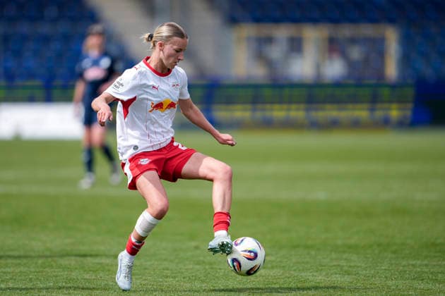 Marlene Müller RBL, 27 , on the ball, cropped, full body, single image, single photo, action, action, 17 05 2026, Sinsheim Hoffenheim Germany , Football, Google Pixel Women Bundesliga, TSG 1899 Hoffenheim RB Leipzig, DFB DFL REGULATIONS PROHIBIT ANY USE OF PHOTOGRAPHS AS IMAGE SEQUENCES AND OR QUASI VIDEO xozx