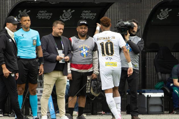 Santos v Coritiba - Brasileirao 2026 Neymar during the match between Santos and Coritiba in the 16th round of the Brazilian football championship at Neo Quimica Arena on September 17, 2026. Sao Paulo Brazil  Copyright: xBrunoxEscolasticoxSousaxSilvax originalFilename:sousasilva-campeona260517_np2CD.jpg