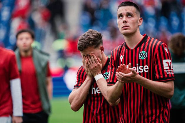 2 Bundesliga Hannover 96 vs 1 FC Nürnberg, 17 05 2026 Enzo Leopold Hannover 96, 8 has to fight with tears after the final whistle Football, 2 Bundesliga, 34 Matchday Hannover 96 vs 1 FC Nürnberg on 17 05 2026 at Heinz von Heiden Arena, Hannover DFL REGULATIONS PROHIBIT ANY USE OF PHOTOGRAPHS AS IMAGE SEQUENCES AND OR QUASI VIDEO Copyright: xBEAUTIFULxSPORTS Tonhäuserx