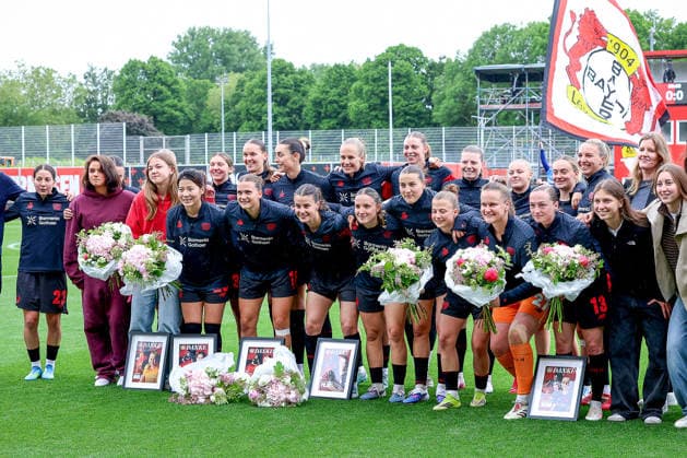 17 05 2026, xsscx, Frauen Fussball, Bayer 04 Leverkusen Werder Bremen, 1 Fussball Bundesliga, 26 Spieltag, Ulrich Haberland Stadion, Saison 2025 2026 Mannschaftsfoto Bayer 04 Leverkusen zum Ende der saison 25 26 DFB regulations prohibit any use of photographs as image sequences and or quasi video Photo xSandraxScherningxPressefotoKochx Nordrhein Westfalen Germany