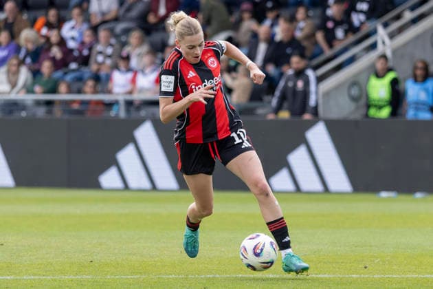 Google Pixel Womens Bundesliga Eintracht Frankfurt 1 FC Union Berlin, 17 05 2026 Laura Freigang Eintracht Frankfurt 10 on the ball, clipping, portrait portrait, Eintracht Frankfurt 1 FC Union Berlin, Frankfurt, Stadion am Brentanobad, 17 5 2026 Copyright: xBEAUTIFULxSPORTS Gawlikx