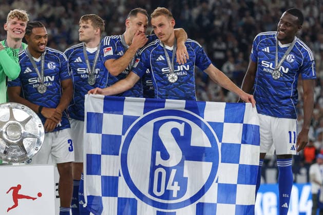 2 Bundesliga FC Schalke 04 Eintracht Braunschweig on 17 05 2026 in the Veltins Arena at Schalke Nikola Katic Schalke 25 and Timo Becker Schalke 5 arm in arm MH
