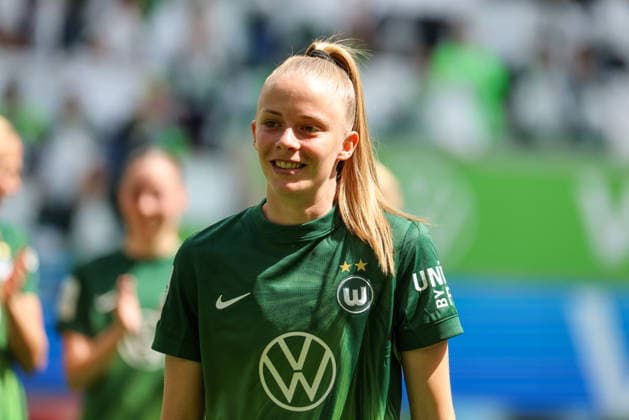 Wolfsburg, Germany 17 May 2026 1 Womens Bundesliga 26 Matchday VfL Wolfsburg vs 1 FC Nürnberg In the picture Vivien Endemann VfL is bid farewell as she leaves the club for the coming season Copyright: HMBxMedia MadeleinexFantini