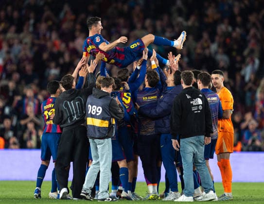 (260518) -- BARCELONA, May 18, 2026 -- Players of Barcelona throw Robert Lewandowski (top) into the air after La Liga football match between FC Barcelona, Barca and Real Betis in Barcelona, Spain, on May 17, 2026. (Photo by Xinhua) (SP)SPAIN-BARCELONA-FOOTBALL-LA LIGA-BARCELONA VS REAL BETIS JoanxGosa 