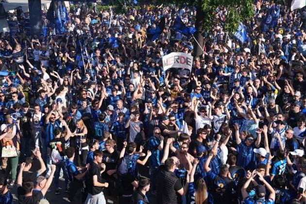 RECORD DATE NOT STATED IPA84799254 - Milan, Celebration of Inter Internazionale s 21st scudetto , team over Pullman in front of San Siro stadium  Copyright: xx xx 84799254  Copyright: xIMAGOx xIMAGO IndependentxPhotoxAgencyxInt.x 84799254