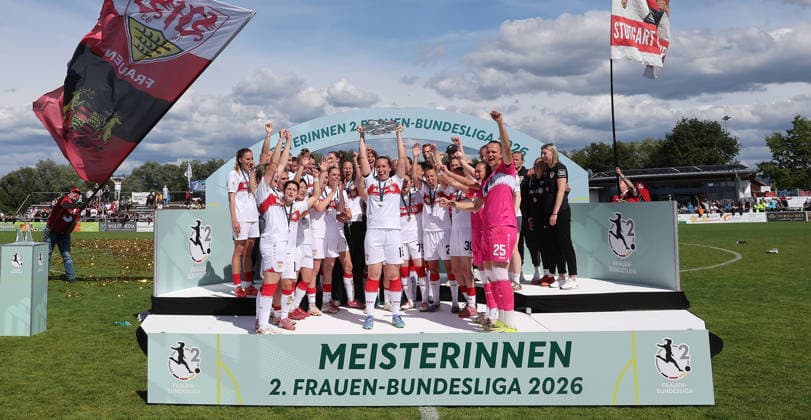 Sand , Soccer 2 Bundesliga , SC Sand vs VfB Stuttgart women , Award ceremony VfB championship trophy , with trophy Jana Spengler