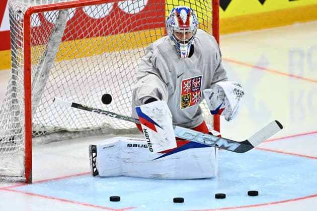 Goalkeeper Josef Korenar attends Czech national Ice hockey, Eishockey team training session at the 2026 IIHF Ice Hockey World Championship, WM, Weltmeisterschaft in Fribourg, Switzerland, on May 18, 2026. (CTKxPhoto RadekxPetrasek) CTKPhotoP2026051803009  CTKPhotoP2026051803009