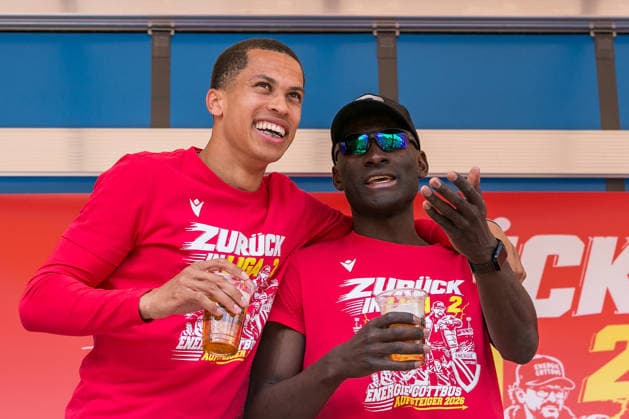 Cottbus, Germany 17 May 2026 3 Liga 2025 2026 FC Energie Cottbus In the picture promotion ceremony on the forecourt of the town hall in Cottbus, from left Nyamekye Awortwie Grant Energie Cottbus and Merveille Biankadi Energie Cottbus Brandenburg Copyright: xFotostandx xWeilandx