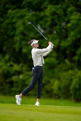 Amundi German Masters - Fourth Round Esther Henseleit of Germany takes her second shot from the fairway of the 7th hole during the final round of the Amundi German Masters at Green Eagle Golf Courses in Hamburg, Germany, on May 17, 2026. Hamburg Germany  Copyright: xAndyxAstfalckx originalFilename:astfalck-amundige260518_npoyj.jpg