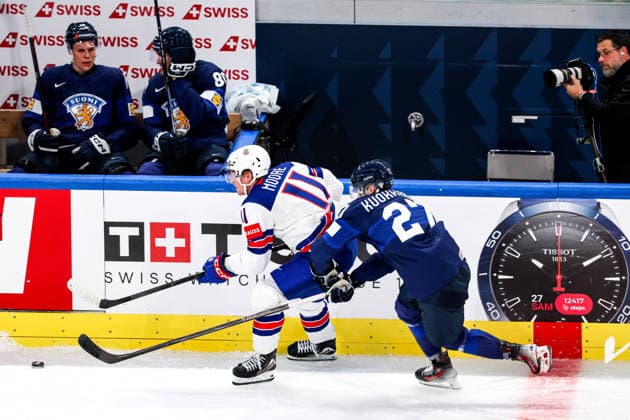 Ice hockey, Eishockey - IIHF WC 2026 ZURICH,SWITZERLAND,18.MAY.26 - ICE HOCKEY - IIHF Ice Hockey World Championship, WM, Weltmeisterschaft 2026, group stage, Finland vs USA. Image shows Oliver Moore (USA) and Janne Kuokkanen (FIN).  GEPAxpictures xMaticxKlansek