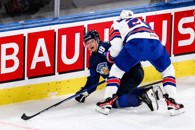 Ice hockey, Eishockey - IIHF WC 2026 ZURICH,SWITZERLAND,18.MAY.26 - ICE HOCKEY - IIHF Ice Hockey World Championship, WM, Weltmeisterschaft 2026, group stage, Finland vs USA. Image shows Mathieu Olivier (USA) and Vili Saarijarvi (FIN).  GEPAxpictures xMaticxKlansek