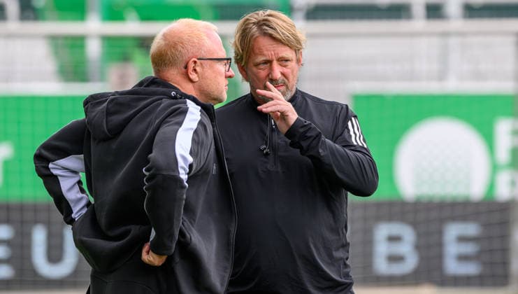 17 05 2026 Soccer Season 2025 2026 2 Soccer Bundesliga 34 Matchday SpVgg Greuther Fürth Kleeblatt Fortuna Düsseldorf Sportfoto Zink MeZi xmexzix DFL regulations prohibit any use of photographs as image sequences and or quasi video only for editorial use Heiko Vogel Trainer SpVgg Greuther Fürth Sven Mislintat Board Member Soccer Development, Communication and CSR Fortuna Düsseldorf F95
