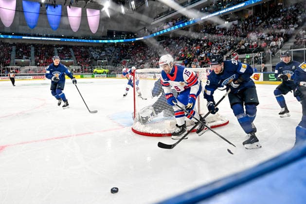ZURICH, SWITZERLAND MAY 18 Nikolas Matinpalo of Finland against Tommy Novak of United States during the 2026 IIHF Ice Hockey World Championship Switzerland game between Finland and USA at Swiss Life Arena on May 18, 2026 in Zurich, Zurich Zurich Swiss Life Arena Zurich Switzerland Copyright: xJustPictures.ch AndreaxBrancax jp-en-EuSpIm-JP7_ANB_Fin_USA_18052026_4886
