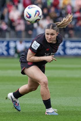 Estrella Merino Gonzalez Bayer 04 Leverkusen, 10 on the ball, cropped image, single image, full body, header, action, action, match scene, THE DFB REGULATIONS PROHIBIT ANY USE OF PHOTOGRAPHS AS IMAGE SEQUENCES AND OR QUASI VIDEO , 17 05 2026, Leverkusen Germany , Football, Google Pixel Womens Bundesliga, Bayer 04 Leverkusen SV Werder Bremen xobx