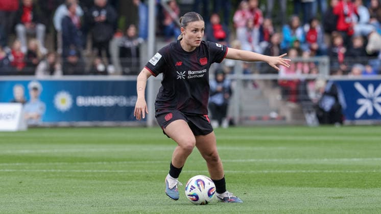 Estrella Merino Gonzalez Bayer 04 Leverkusen, 10 on the ball, cropped image, single image, full body, action, action, game scene, THE DFB REGULATIONS PROHIBIT ANY USE OF PHOTOGRAPHS AS IMAGE SEQUENCES AND OR QUASI VIDEO , 17 05 2026, Leverkusen Germany , Football, Google Pixel Womens Bundesliga, Bayer 04 Leverkusen SV Werder Bremen xobx