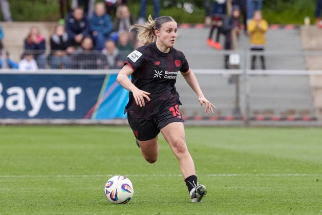Estrella Merino Gonzalez Bayer 04 Leverkusen, 10 on the ball, cropped image, single image, full body, action, action, game scene, THE DFB REGULATIONS PROHIBIT ANY USE OF PHOTOGRAPHS AS IMAGE SEQUENCES AND OR QUASI VIDEO , 17 05 2026, Leverkusen Germany , Football, Google Pixel Womens Bundesliga, Bayer 04 Leverkusen SV Werder Bremen xobx