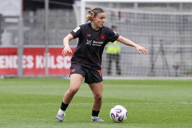 Estrella Merino Gonzalez Bayer 04 Leverkusen, 10 on the ball, cropped image, single image, full body, action, action, game scene, THE DFB REGULATIONS PROHIBIT ANY USE OF PHOTOGRAPHS AS IMAGE SEQUENCES AND OR QUASI VIDEO , 17 05 2026, Leverkusen Germany , Football, Google Pixel Womens Bundesliga, Bayer 04 Leverkusen SV Werder Bremen xobx