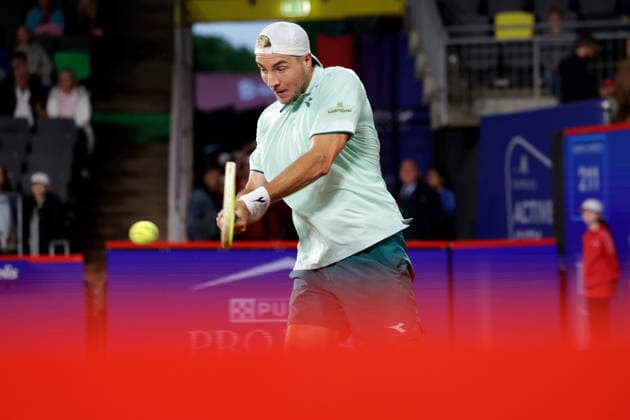 2026-05-18 Bitpanda Hamburg Open - Day One HAMBURG, GERMANY - MAY 18: Jan-Lennard Struff of Germany during Day One of the Bitpanda Hamburg Open at Am Rothenbaum on May 18, 2026 in Hamburg, Germany. Hamburg Am Rothenbaum Germany Content not available for redistribution in The Netherlands directly or indirectly through any third parties. Copyright: xJorisxVerwijstx