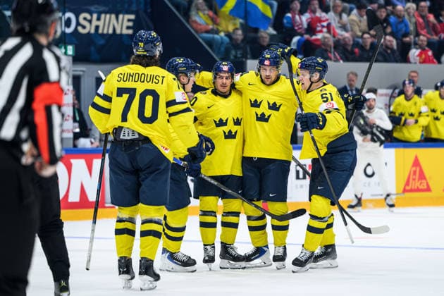 260518 Joel Persson, AndrÃ Petersson, Emil Heineman of Sweden celebrate the 1 3 goal during the 2026 IIHF Ice Hockey World Championship match between Sweden and Czech Republic on May 18, 2026 in Fribourg Photo Jesper Zerman BILDBYRAN kod JZ JZ0719 ishockey ice hockey ishockey vm 2026 vm 2026 iihf world championship sverige sweden tjeckien czech republic bbeng jubel  Copyright: JESPERxZERMAN BB260518JZ130