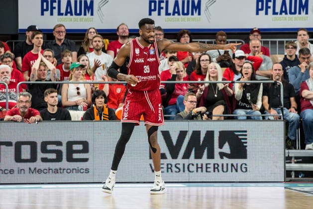 Bamberg, Germany 18 May 2026 1 BBL Playoff Quarterfinals 2025 2026 Sp 2 Bamberg Baskets vs Ratiopharm Ulm In the picture Ejiofor Onu Bamberg gestures after the referees whistle Brose Arena Bayern Copyright: xFotostandx xSchmittx