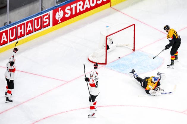 Ice hockey, Eishockey - IIHF WC 2026 ZURICH,SWITZERLAND,18.MAY.26 - ICE HOCKEY - IIHF Ice Hockey World Championship, WM, Weltmeisterschaft 2026, group stage, Germany vs Switzerland. Image shows the rejoicing of Denis Malgin (SUI) and Sven Andrighetto (SUI).  GEPAxpictures xMaticxKlansek