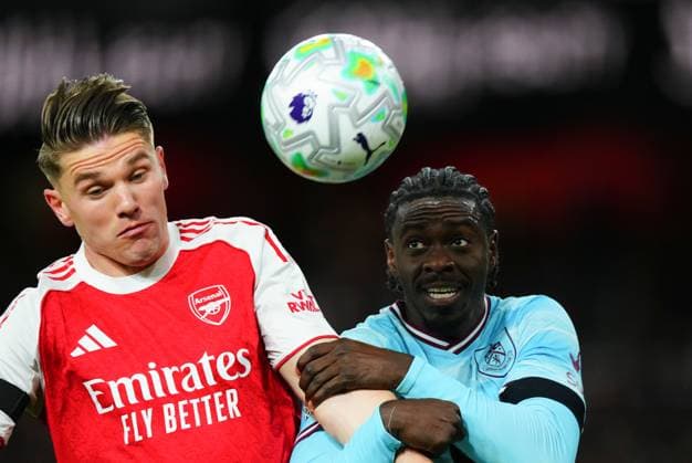 Viktor Gyokeres of Arsenal battles with Axel Tuanzebe of Burnley Arsenal v Burnley, Premier League, Football, Emirates Stadium, London, UK - 18 May 2026London Emirates Stadium United Kingdom EDITORIAL USE ONLY No use with unauthorised audio, video, data, fixture lists, club league logos or live services. Online in-match use limited to 120 images, no video emulation. No use in betting, games or single club league player publications.  Copyright: xJavierxGarcia Shutterstockx 16881286ad